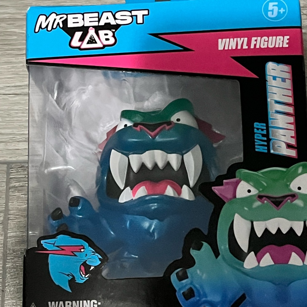 MrBeast Lab Hyper Panther Vinyl Figure (Metallic Panther)